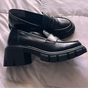 Crown Vintage black loafers